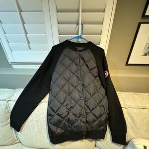 Woman’s Canada Goose Jacket Sweater